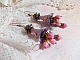 BO M&eacute;tamorphose Fantaisie, boutons de roses sauvages &agrave; laquelle s&rsquo;ajoute perles Cristal, fleurs trompettes peintes &agrave; la main aux couleurs de l&rsquo;&eacute;t&eacute;, perles verre et calottes mont&eacute;s sur crochets Laiton