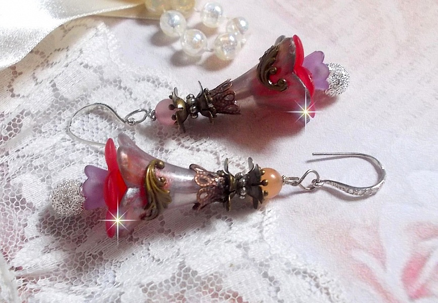 BO Myst&egrave;res d&rsquo;Antan mont&eacute;es avec fleurs r&eacute;sines, breloques gouttes, Quartz Rose et crochets argent 925