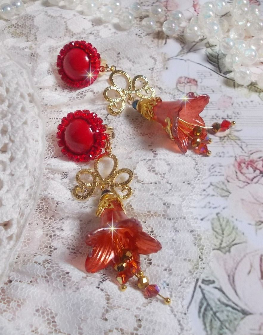 BO Myst&egrave;res D&eacute;clarations cr&eacute;&eacute;es avec des cristaux, perles et cabochons en verre, divers accessoires dor&eacute;s et plaqu&eacute; Or