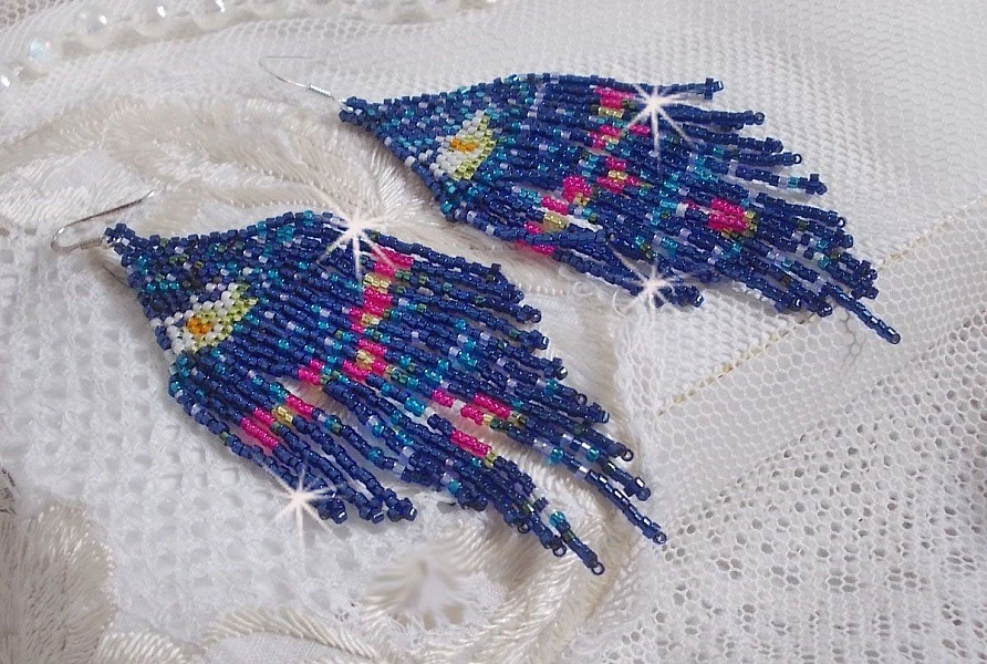 BO N&eacute;nuphars mont&eacute;es avec des rocailles et crochets d'oreilles en argent 925/1000. 