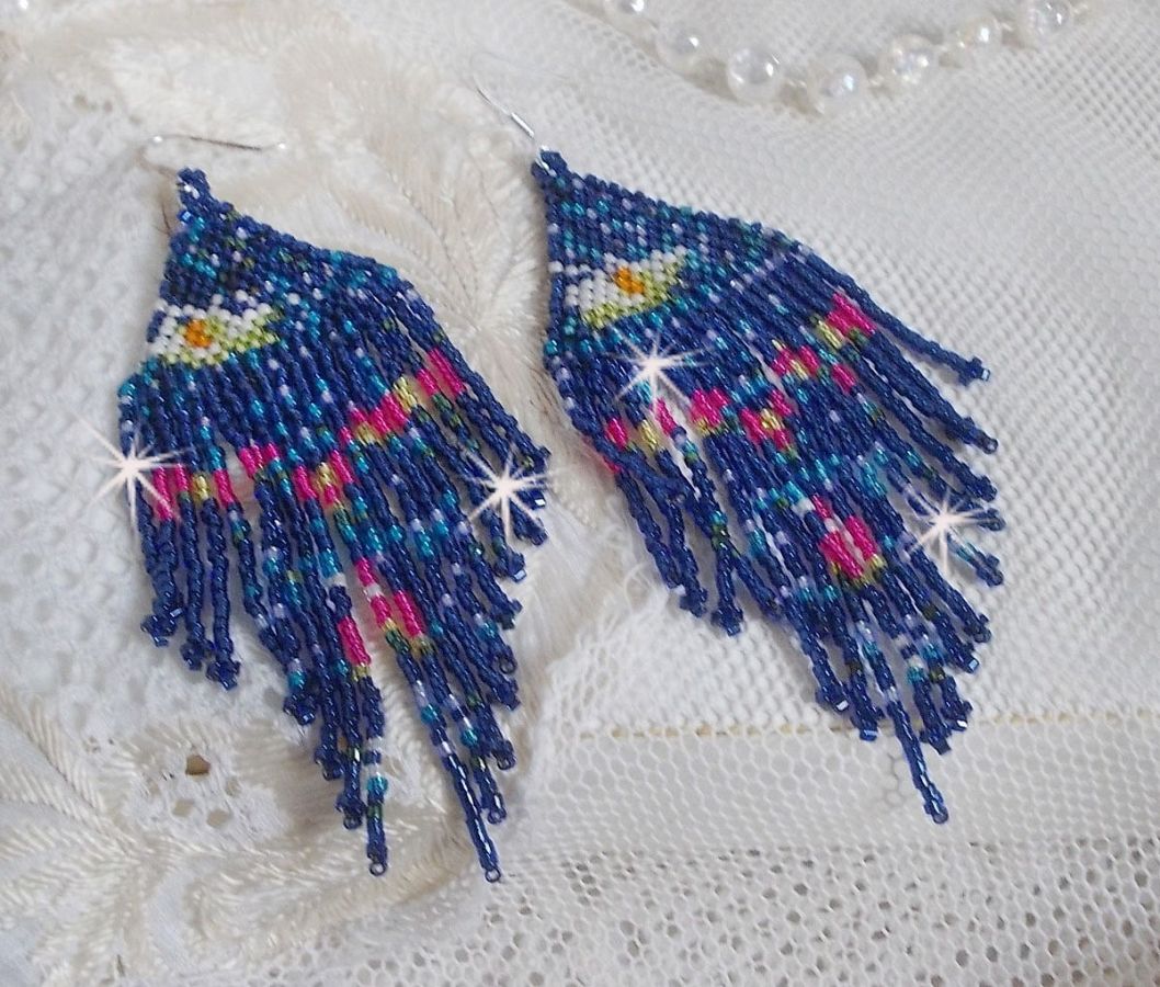 BO N&eacute;nuphars mont&eacute;es avec des rocailles et crochets d'oreilles en argent 925/1000. 