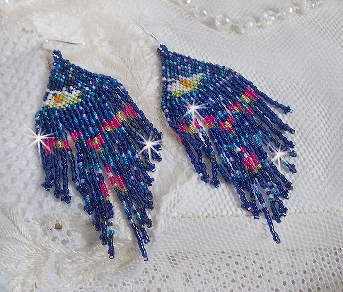 BO N&eacute;nuphars mont&eacute;es avec des rocailles et crochets d'oreilles en argent 925/1000. 