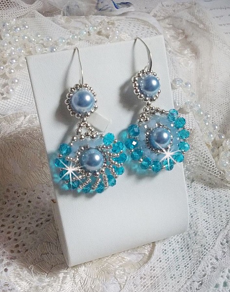 BO  Ode Bleu et Argent avec rocailles, perles rondes nacr&eacute;es en Cristal, perles en Verre et crochets en Argent 925