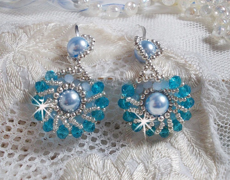 BO  Ode Bleu et Argent avec rocailles, perles rondes nacr&eacute;es en Cristal, perles en Verre et crochets en Argent 925