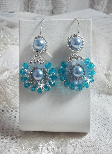 BO  Ode Bleu et Argent avec rocailles, perles rondes nacr&eacute;es en Cristal, perles en Verre et crochets en Argent 925