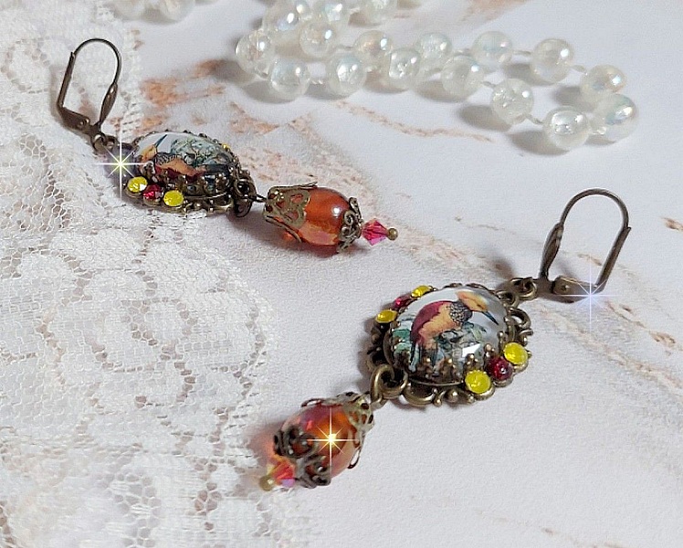 BO Oiseau Huppe ovales et pendantes, cabochons repr&eacute;sentant des oiseaux mont&eacute;es sur pendentifs, gouttes en verre, cabochons en cristal et dormeuses en laiton. Une fa&ccedil;on de voir ce bel oiseau