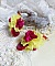 Boucles d'oreilles fleurs en mousseline de soie et perles.