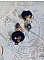 Boucles d'oreilles clips bleu marine avec pompons et perles Swarovski.