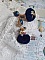 Boucles d'oreilles clips bleu marine avec pompons et cabochons.