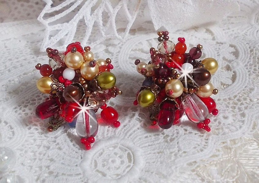 BO Printemps Color&eacute; brod&eacute;es avec des Cristaux de Swarovski, des perles en verre, des gouttes, des calottes et des rocailles.