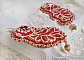 BO Renaissance brod&eacute;es avec des toupies Ruby en Cristal &agrave; laquelle s'ajoute des rocailles aux couleurs Opaque Rouge et Beige, facettes Antiques Beige et Cristal Gold, crochets Gold FIlled 14 carats