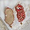 BO Renaissance brod&eacute;es avec des toupies Ruby en Cristal &agrave; laquelle s'ajoute des rocailles aux couleurs Opaque Rouge et Beige, facettes Antiques Beige et Cristal Gold, crochets Gold FIlled 14 carats