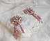 BO Rose Royale brod&eacute;es avec des cabochons en nacre, des chips en (Quartz et Howlite blanc), des Cristaux de Swarovski, des roquettes Roses,  des rocailles et des crochets en Gold Filled 14 carats