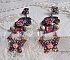 BO Roses and Butterfly avec des roses en R&eacute;sine, cristaux : cabochons, toupies et c&oelig;urs, facettes, perles rondes en Jaspe Rouge et cabochons en Zirconium. Mont&eacute;s sur dormeuses estampes