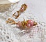 BO Rosy mont&eacute;es avec perles en c&eacute;ramique, verre, Cristal de Swarovski et dormeuses en laiton