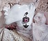 Boucles d'oreilles artisanales angelots avec roses et cristaux.