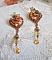 BO Souffle d'Automne chic brod&eacute;es avec des perles rondes en Cristal de Swarovski, deux cabochons en verre des ann&eacute;es 1960, roses en r&eacute;sine, rocailles et paillettes. Mont&eacute;s sur crochets en Laiton