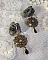 BO Steampunk Queen cr&eacute;es avec des roses en porcelaine noires, des cabochons en Cristal de Swarovski, des gouttes en verre et des accessoires en laiton
