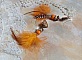 BO Vol au Vent cr&eacute;&eacute;es avec plumes de pintade, Coq trois tons, plumes Orange, perles bois naturel et Orange, perles r&eacute;sine et cha&icirc;ne strass. 