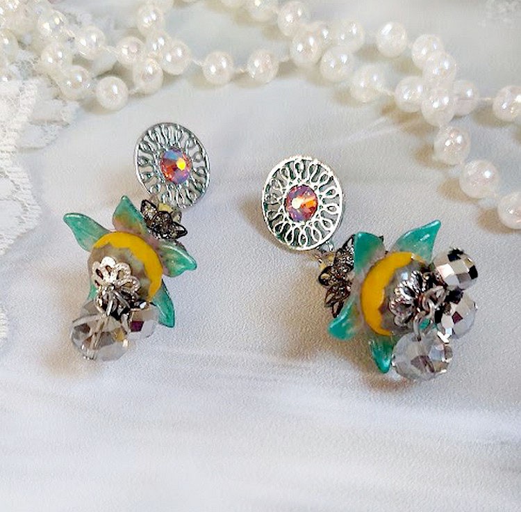 BO C&acirc;line mont&eacute;es avec perles potiron verre, facettes, coupelles, fleurs et perles cristal Swarovski