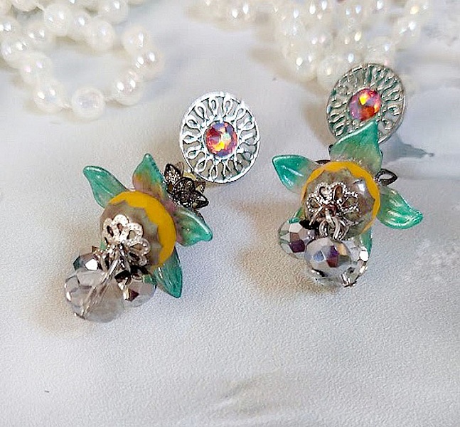 BO C&acirc;line mont&eacute;es avec perles potiron verre, facettes, coupelles, fleurs et perles cristal Swarovski