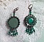 BO Emerald Vert brod&eacute;es avec une malachite, des rocailles et des facettes en verre de boh&egrave;me