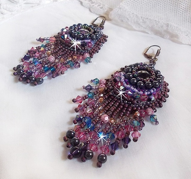 BO Esm&eacute;ralda brod&eacute;es avec des perles de gemmes, cristal de Swarovski et perles tr&egrave;s fines