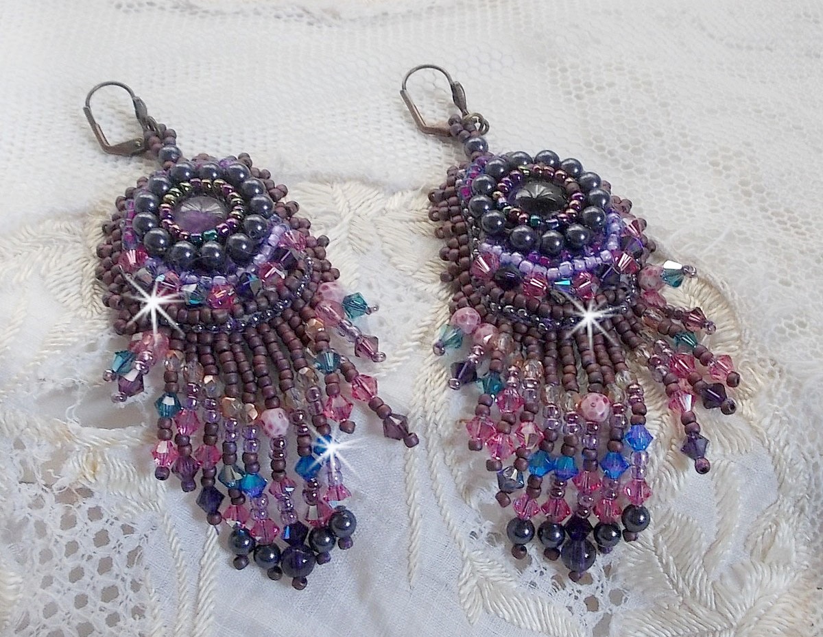 BO Esm&eacute;ralda brod&eacute;es avec des perles de gemmes, cristal de Swarovski et perles tr&egrave;s fines