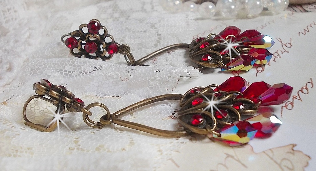 BO Irr&eacute;sistible Rubis mont&eacute;es sur des chandeliers avec des cristaux de Swarovski