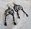 BO F&eacute;erie Black brod&eacute;es avec des perles rondes en c&eacute;ramique tr&egrave;s mobile, perles en verre, chatons en Cristal, toupies, bugles, rocailles et crochets d'oreilles en Laiton Rose Dor&eacute;, un style baroque