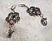 BO Irr&eacute;sistible Passion mont&eacute;es sur dormeuses Fleur de Lys Bronze Laiton avec cristaux, gouttes facett&eacute;es, c&oelig;urs, cabochons, coupelles fleurs filigran&eacute;es et coupelles &eacute;toiles