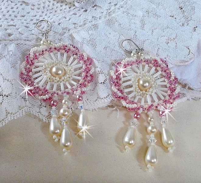 BO D&eacute;tente mont&eacute;es avec perles rondes, gouttes nacr&eacute;es, rocailles rose Antique et dormeuses en Argent 925
