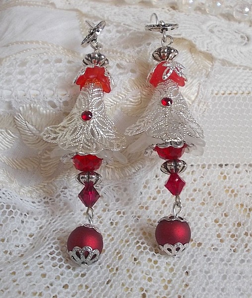 BO Tendre Rouge avec des Cristaux de Swarovski, des perles rondes facett&eacute;es et des crochets d'oreille en argent 925/1000