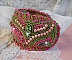 Bracelet Miss Lady manchette brod&eacute; avec des navettes et perles rondes nacr&eacute;es en Cristal avec des rocailles de couleur Rose et Anis, des facettes pour un style Romantique