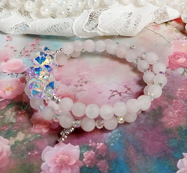 Bracelet Carrousel en Quartz cr&eacute;&eacute; avec pierres de gemme : le Quartz, breloque arbre de vie et perles Cristal Swarovski