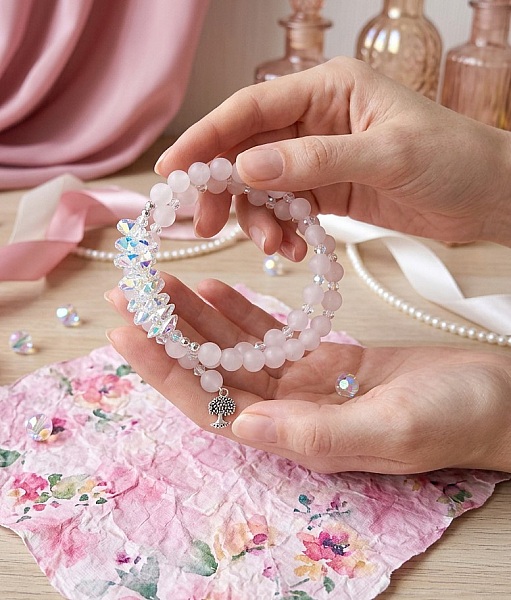 Bracelet Carrousel en Quartz cr&eacute;&eacute; avec pierres de gemme : le Quartz, breloque arbre de vie et perles Cristal Swarovski