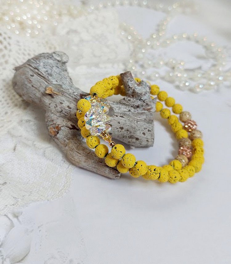 Bracelet Couronne Jaune Soleil mont&eacute; avec pierres de lave, perles cristal Swarovski, sequin Argent 925 et breloque