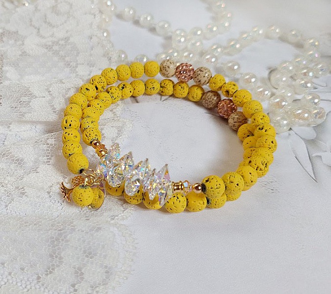 Bracelet Couronne Jaune Soleil mont&eacute; avec pierres de lave, perles cristal Swarovski, sequin Argent 925 et breloque