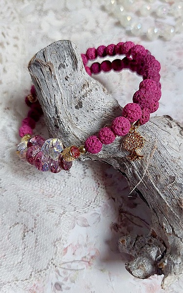 Bracelet bohème chic en pierres de lave rose framboise.