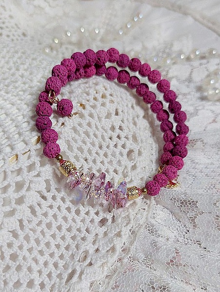 Bracelet bohème chic en pierres de lave rose framboise.