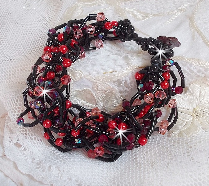 Bracelet Feeling avec des rocailles tubes, des perles en nacre et des toupies en crystal de Swarovski