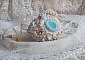 Bracelet Dentelle Menthe manchette Haute Couture brod&eacute; avec des Cristaux de Swarovski, des perles en verre de boh&egrave;me, des rocailles et des fleurs Lucite en r&eacute;sine