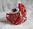 Bracelet Nous Deux manchette Haute-Couture brod&eacute; avec des Cristaux de Swarovski, un cabochon ovale en verre rouge et des rocailles