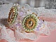 Bracelet Envol&eacute;e Fleurie brod&eacute; avec des Cristaux de Swarovski, des cabochons en r&eacute;sine, des perles rondes nacr&eacute;es et des rocailles Miyuki
