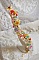 Bracelet Garden Flowers perl&eacute; avec des rocailles Jaunes et Ivoires &agrave; laquelle s'ajoute des fleurs et feuilles Lucites, cristaux, perles, tubes et fermoir en plaqu&eacute; Or, une belle Nature !