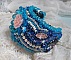 Bracelet Belle Epoque Haute Couture brod&eacute; avec des navettes en Cristal de Swarovski &agrave; laquelle s'ajoute des chatons, toupies, rose en r&eacute;sine, perles rondes nacr&eacute;es, briolettes et rocailles
