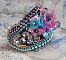 Bracelet manchette Mademoiselle Bluse Haute-Couture brod&eacute; avec des Cristaux de Swarovski, des fleurs en verre de boh&egrave;me, de l'Argent 925/1000, de la dentelle  et des rocailles