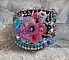 Bracelet manchette Mademoiselle Bluse Haute-Couture brod&eacute; avec des Cristaux de Swarovski, des fleurs en verre de boh&egrave;me, de l'Argent 925/1000, de la dentelle  et des rocailles