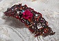 Bracelet manchette Belle H&eacute;l&egrave;ne pour une mode vintage avec des fleurs en tissu mis en forme avec rocailles Dark Bronze, bugles et mini-goutte en verre, facettes, calcite, perles et cristaux