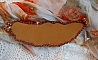 Bracelet Lady in Orange manchette Haute Couture brod&eacute; sur cuir avec cabochons en cristal, facettes, gouttes, perles nacr&eacute;es, rocailles aux couleurs Orange, Jaune, Or, Marron pour un style contemporain